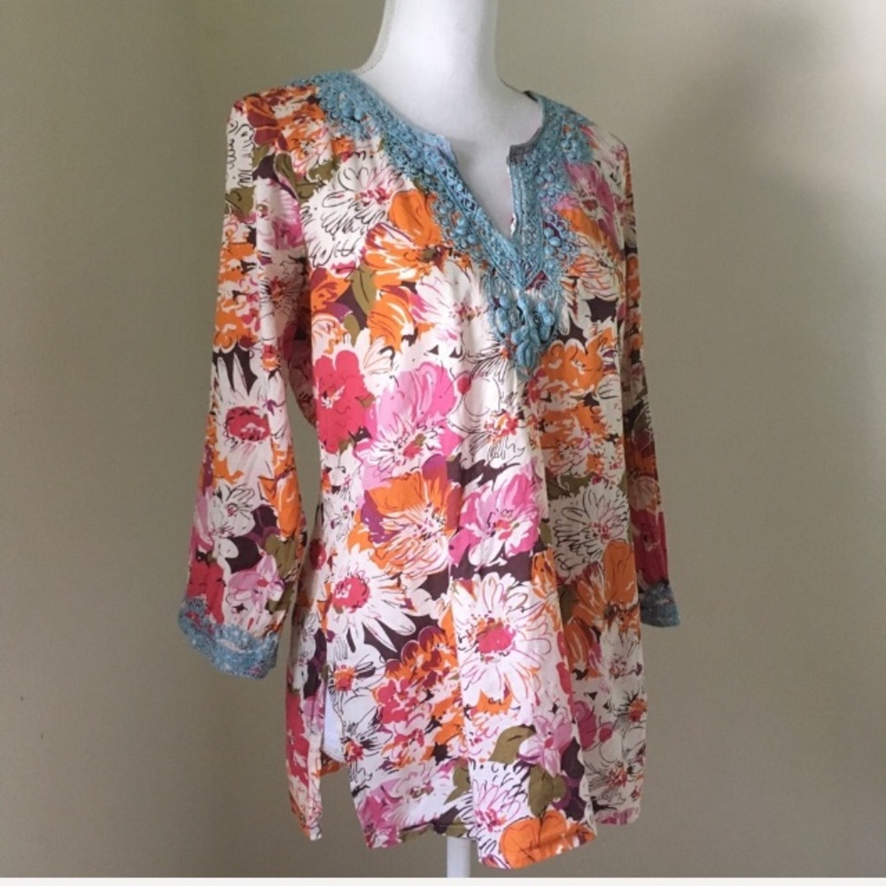 Sundance Pink and Orange Tunic with 3/4 Sleeves and Graphic Embellishments